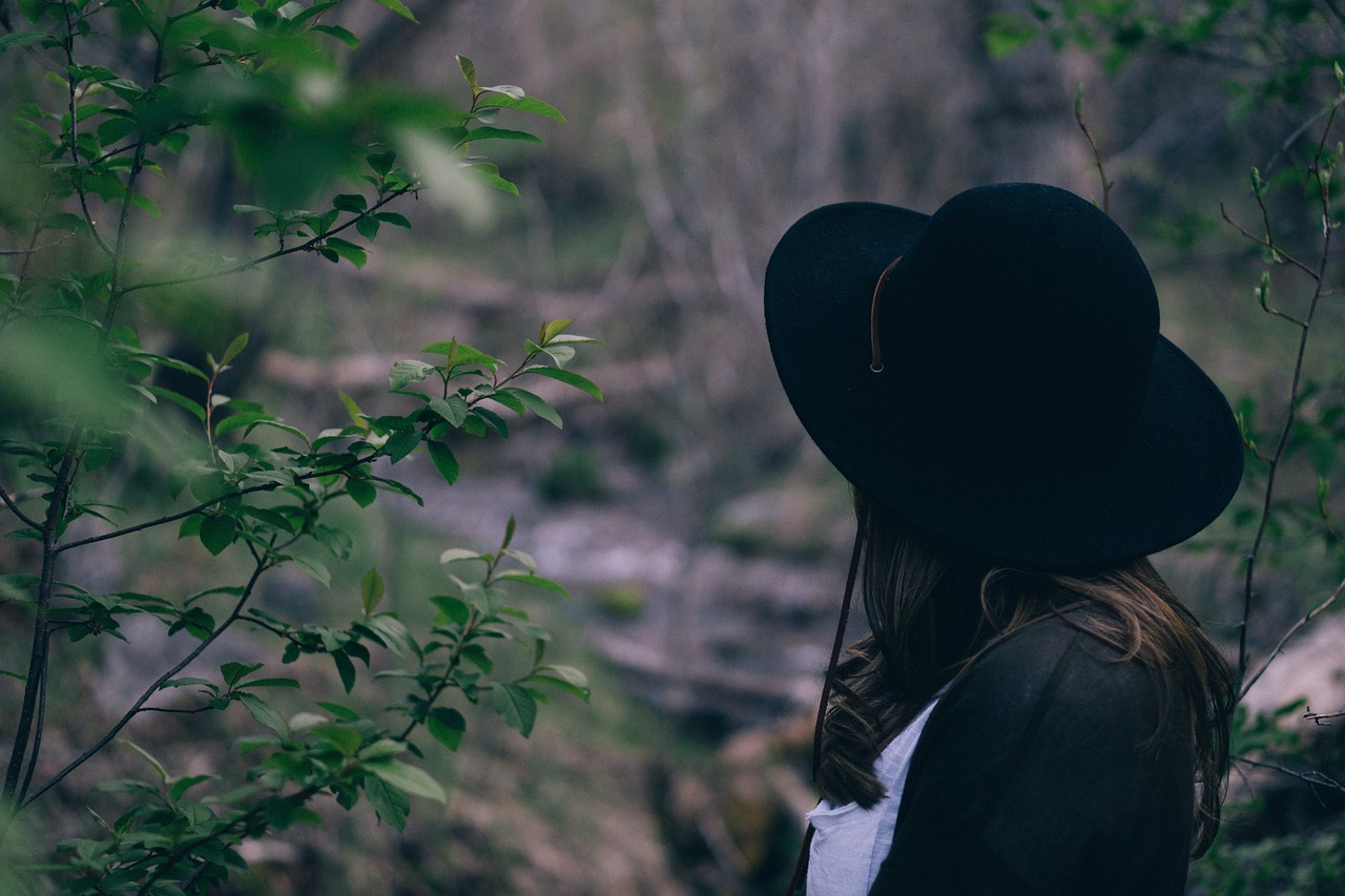 hat, nature, person-1840021.jpg